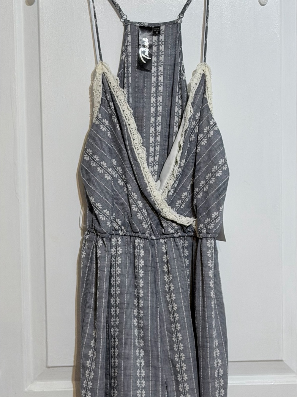 Riviera Gray and White Geometric Floral Lace-Trim Romper - Picture 4 of 9